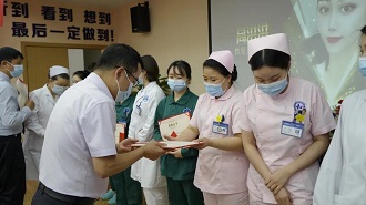 慶祝我院2021護(hù)士頒獎(jiǎng)典禮暨護(hù)士節(jié)演講比賽圓滿！