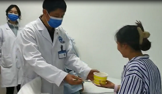 貴州白癜風醫(yī)院暖意融融迎冬至、送餃子活動